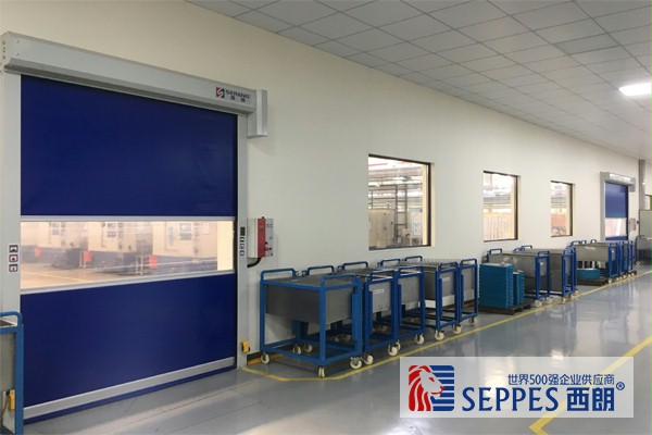 安全的快速卷帘门