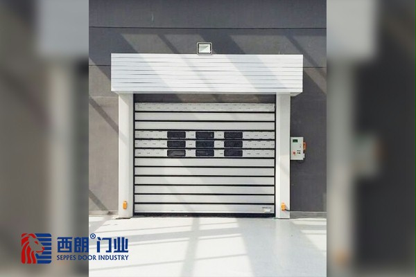 强悍的硬质快速门