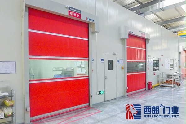 安全的快速卷帘门