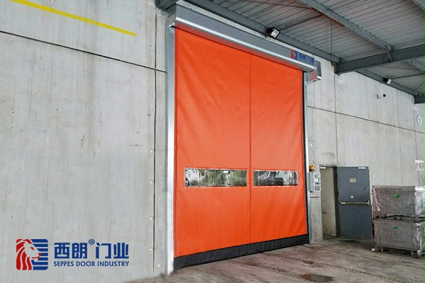 安全的拉链快速门