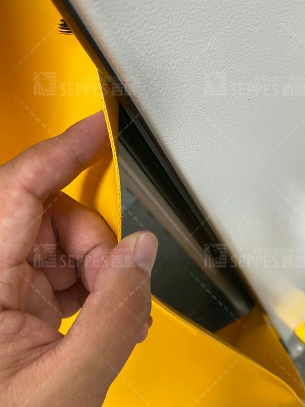 快速卷帘门门帘材质