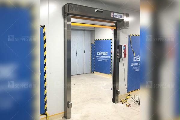 西朗门业快速卷帘门