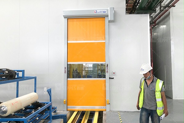 西朗门业快速卷帘门