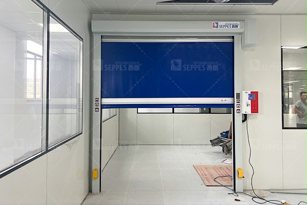 西朗门业快速卷帘门