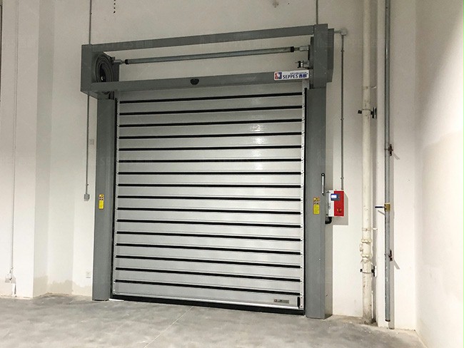 西朗门业硬质快速卷帘门