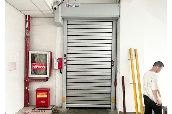 西朗门业快速卷帘门 西朗门业快速卷帘门