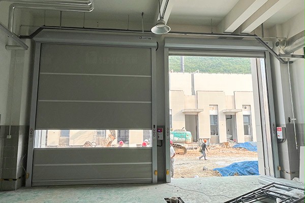 西朗门业快速卷帘门 西朗门业快速卷帘门