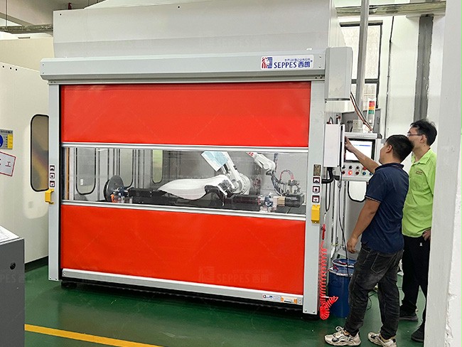 西朗门业快速卷帘门