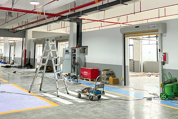 西朗门业快速卷帘门