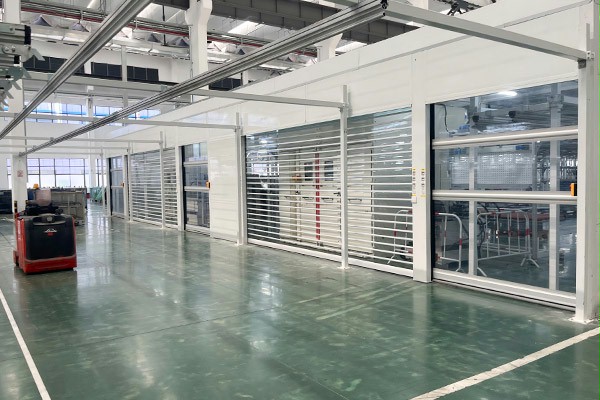 西朗门业全透明门帘快速卷帘门