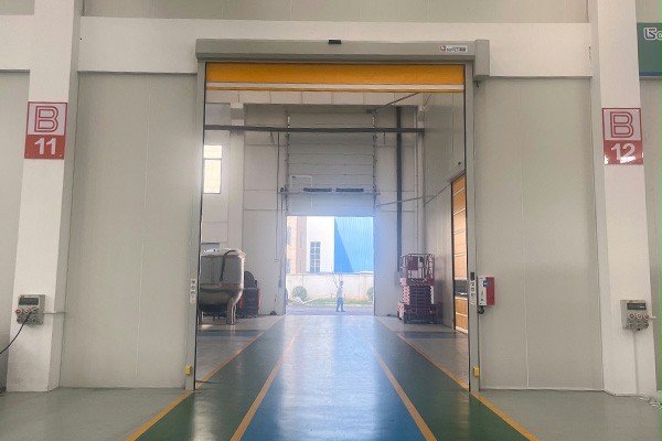 西朗门业快速卷帘门