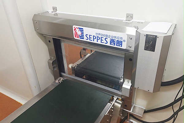 河北冀衡药业输送带小型西朗快速卷帘门项目照片