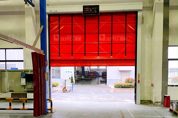 西朗门业快速卷帘门