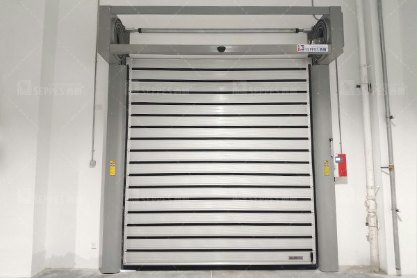 西朗门业快速卷帘门